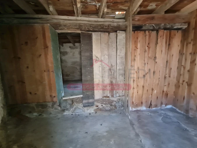 Moradia T1 para Venda em Espariz e Sinde Foto 7