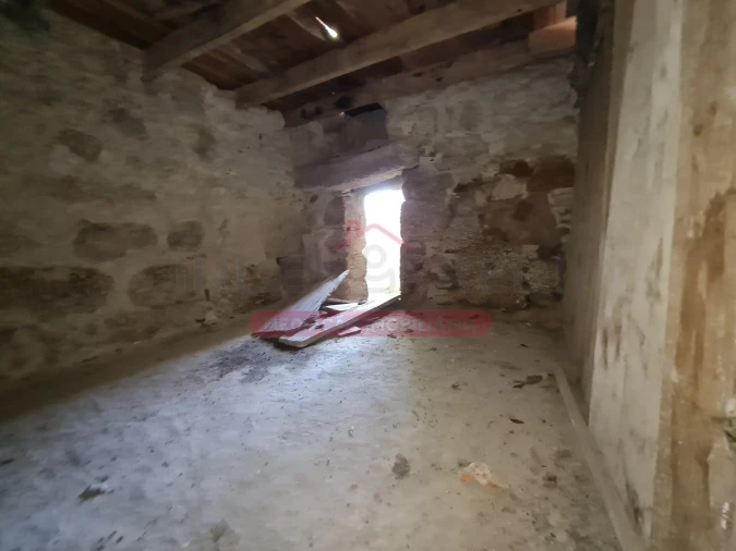 Moradia T1 para Venda em Espariz e Sinde Foto 10