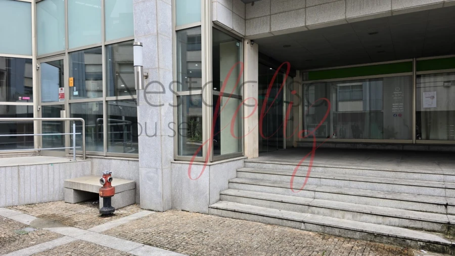 Loja para Venda em Gondomar (São Cosme), Valbom e Jovim Foto 4