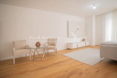 Apartamento T5 para Venda em Funchal (Se)