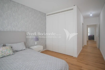 Apartamento T5 para Venda em Funchal (Se)
