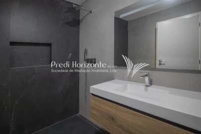 Apartamento T5 para Venda em Funchal (Se)
