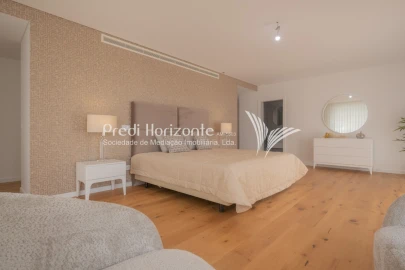 Apartamento T5 para Venda em Funchal (Se)