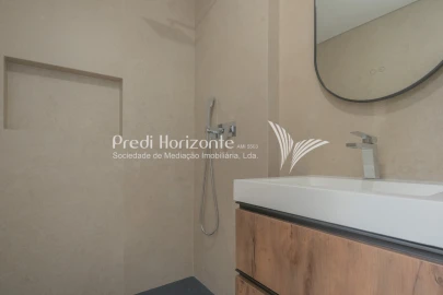 Apartamento T5 para Venda em Funchal (Se)
