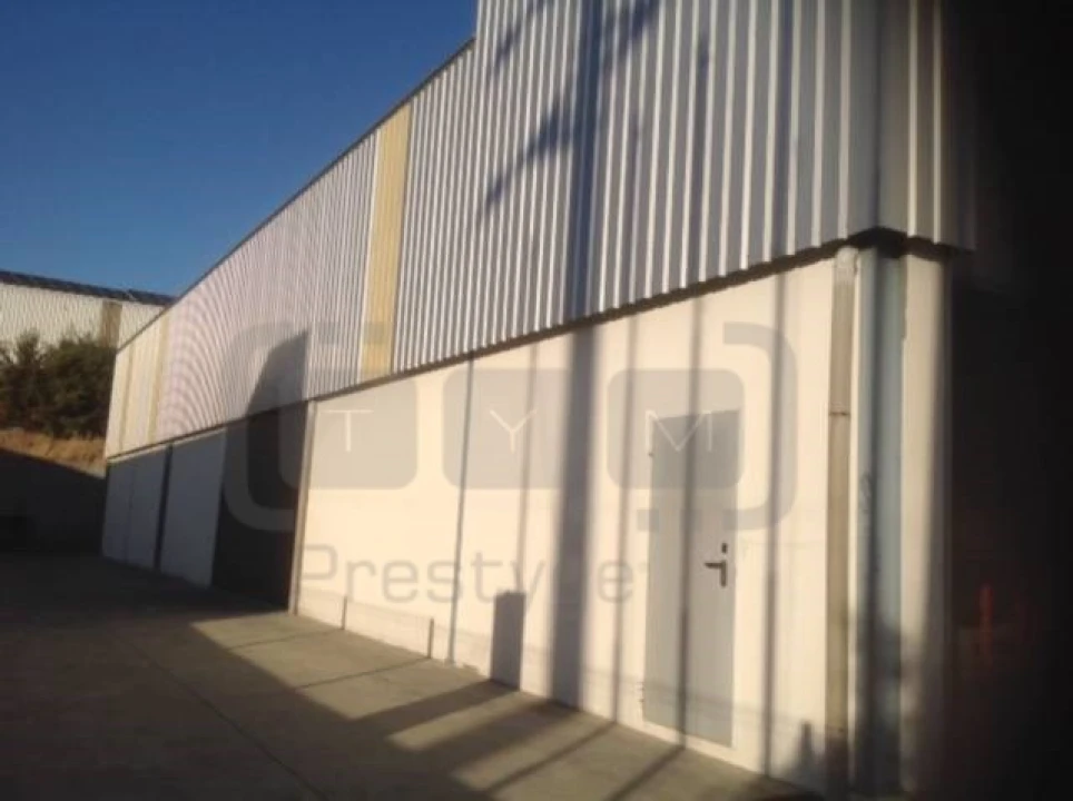 Armazém para Arrendamento em Madalena e Beselga Foto 3