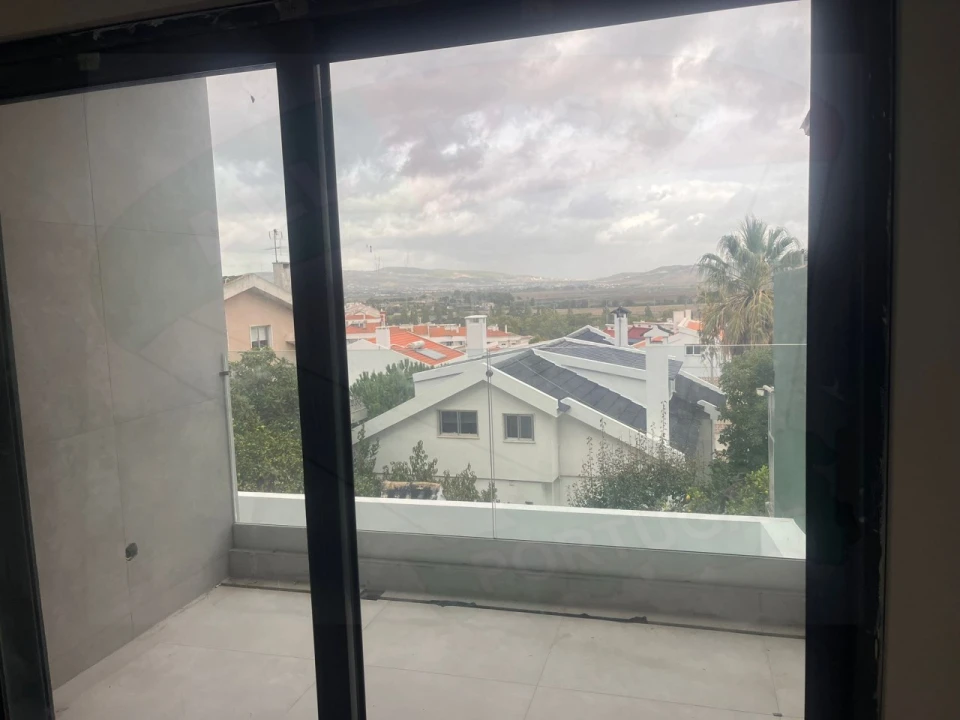 Moradia T9 para Venda em Loures Foto 6
