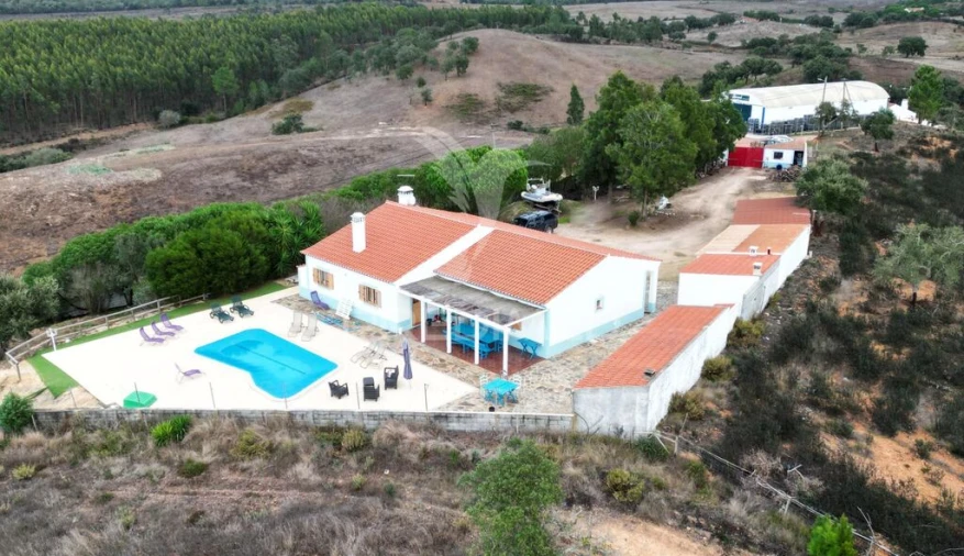 Quinta T4 para Venda em São Teotónio Foto 3