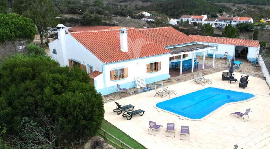 Quinta T4 para Venda em São Teotónio Foto 1