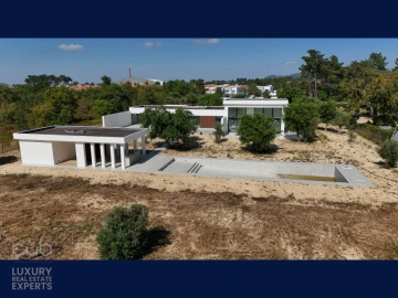 Quinta T6 para Venda em Azeitão (São Lourenço e São Simão)