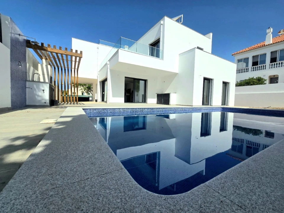 Moradia T4 para Venda em Tavira (Santa Maria e Santiago) Foto 1
