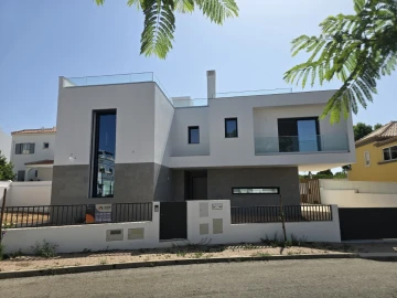 Moradia T4 para Venda em Tavira (Santa Maria e Santiago)