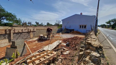 Moradia T5 para Venda em Ferreiras