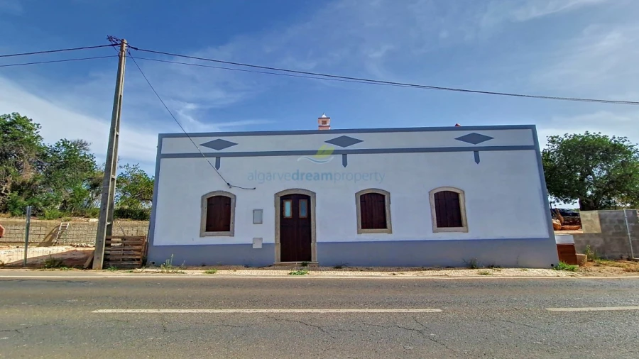 Moradia T5 para Venda em Ferreiras Foto 4