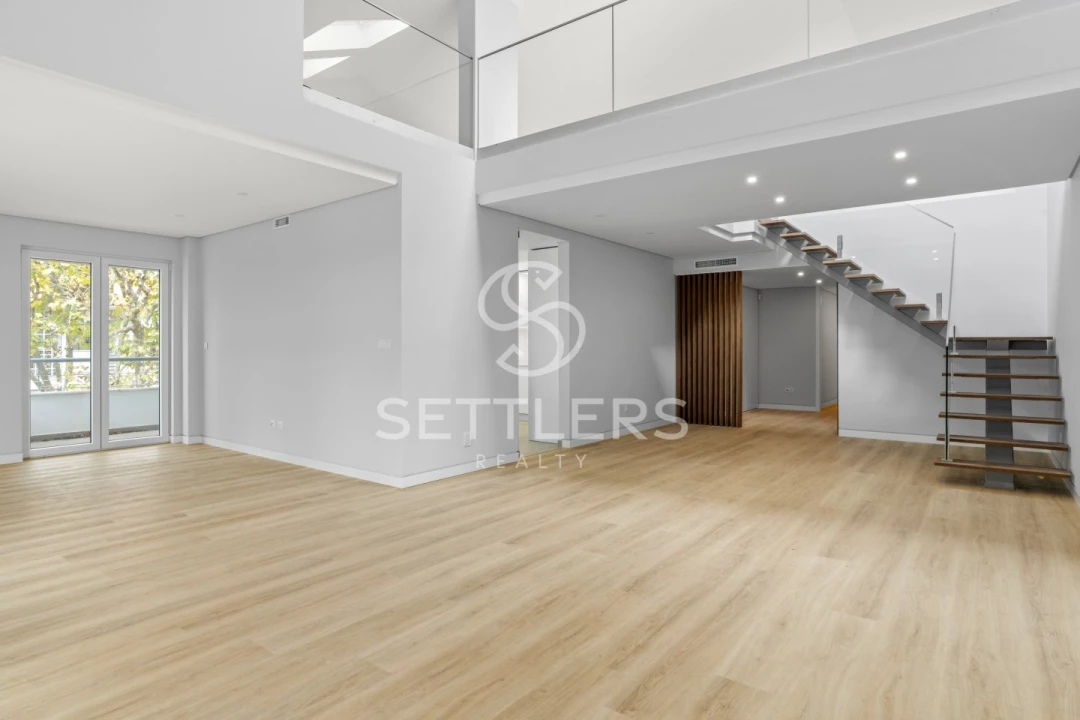 Apartamento T3 para Venda em Carcavelos e Parede Foto 1