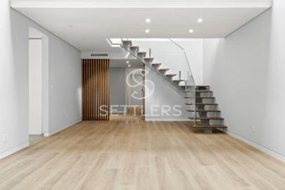 Apartamento T3 para Venda em Carcavelos e Parede