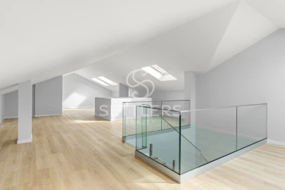 Apartamento T3 para Venda em Carcavelos e Parede