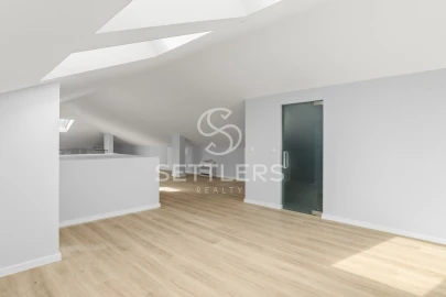 Apartamento T3 para Venda em Carcavelos e Parede