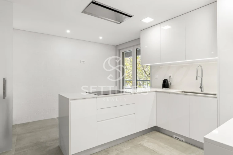 Apartamento T3 para Venda em Carcavelos e Parede Foto 8