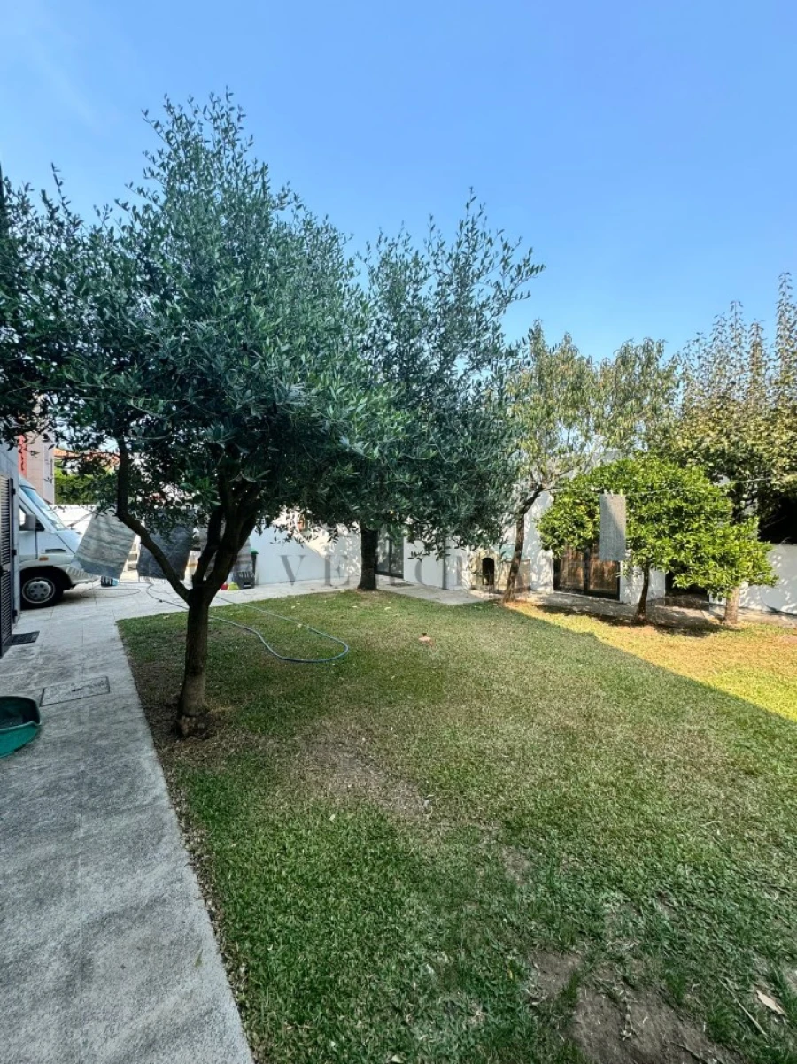 Moradia T6 para Venda em Aveleda Foto 45