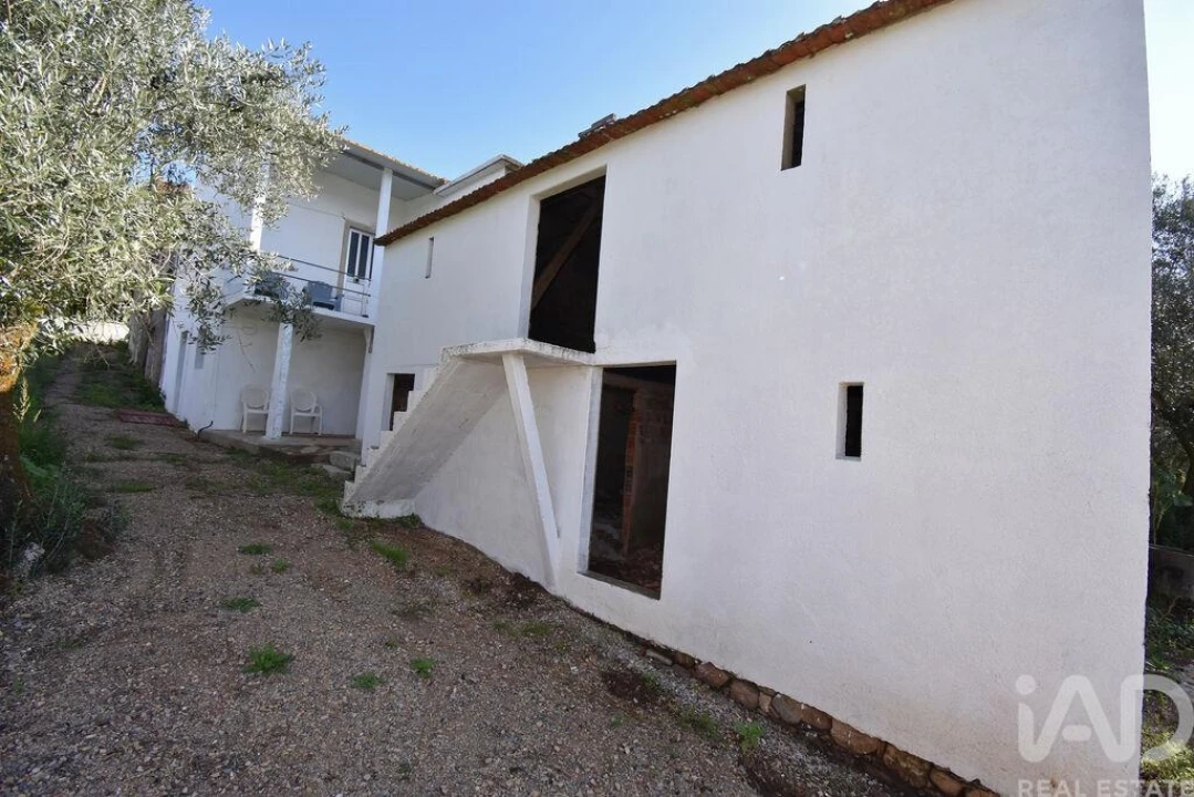 Moradia T3 para Venda em Cumeeira Foto 2