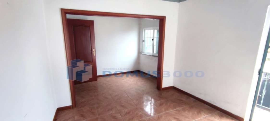 Moradia T2 para Venda em Sanfins do Douro Foto 11