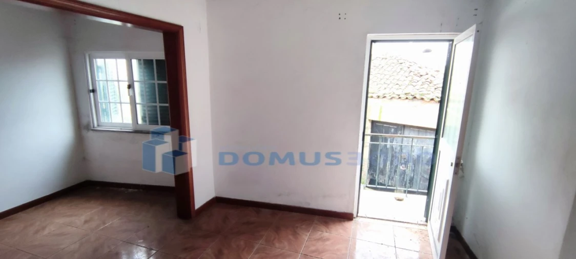 Moradia T2 para Venda em Sanfins do Douro Foto 13