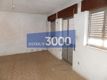 Moradia T2 para Venda em Nogueira e Ermida