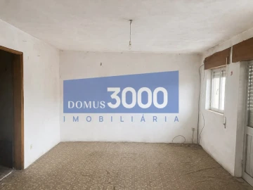 Moradia T2 para Venda em Nogueira e Ermida