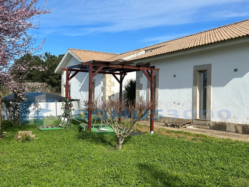 Moradia T4 para Venda em Folhadela Foto 10