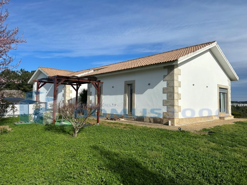 Moradia T4 para Venda em Folhadela Foto 11