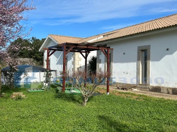Moradia T4 para Venda em Folhadela