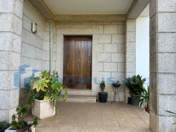 Moradia T4 para Venda em Folhadela