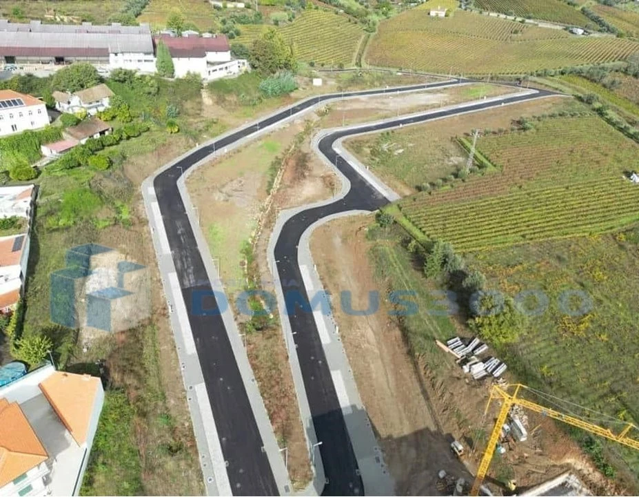 Terreno para Venda em Peso da Régua e Godim Foto 2