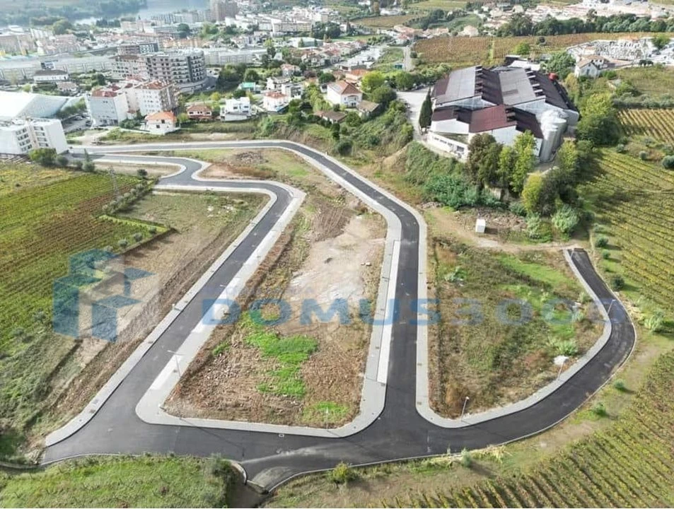 Terreno para Venda em Peso da Régua e Godim Foto 3