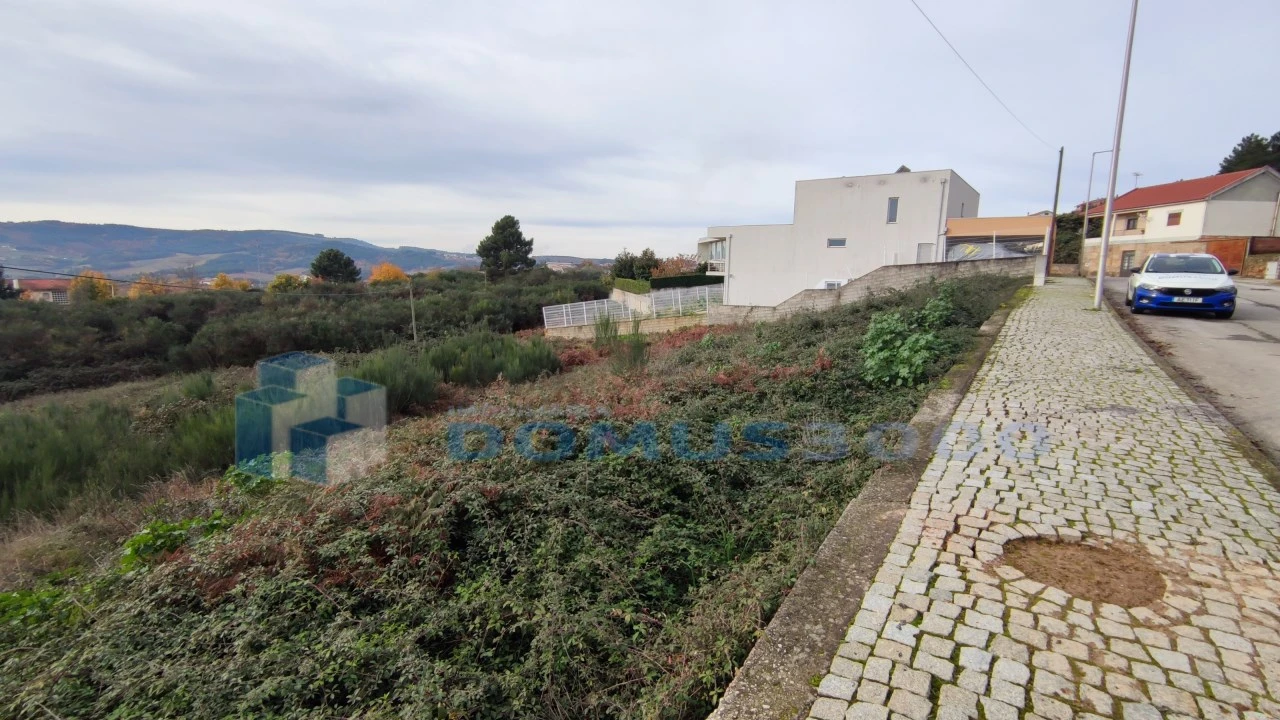 Terreno para Venda em Sabrosa Foto 2