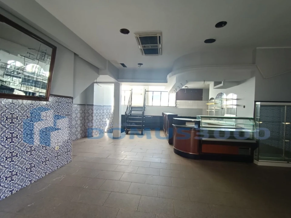 Negócio para Venda em Peso da Régua e Godim Foto 2