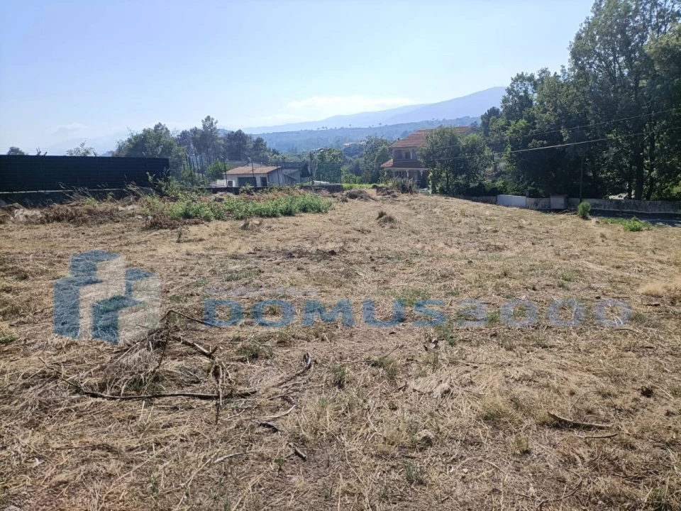 Terreno para Venda em Mouçós e Lamares Foto 2