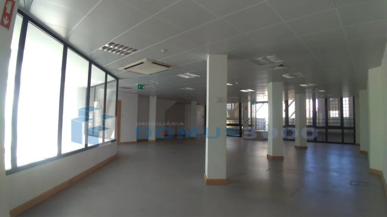 Prédio para Venda em Nossa Senhora da Conceição, São Pedro e São Dinis Foto 3