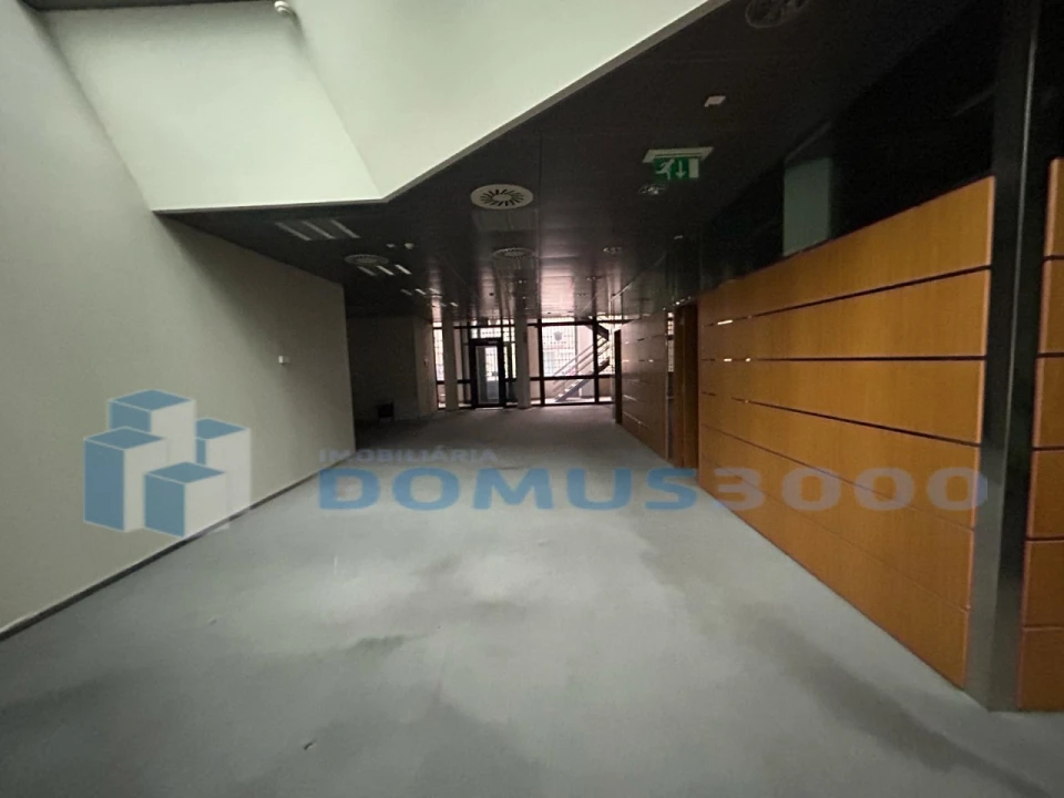 Prédio para Venda em Nossa Senhora da Conceição, São Pedro e São Dinis Foto 25