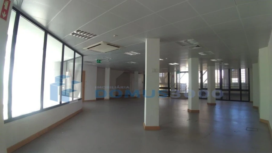 Prédio para Venda em Nossa Senhora da Conceição, São Pedro e São Dinis Foto 3