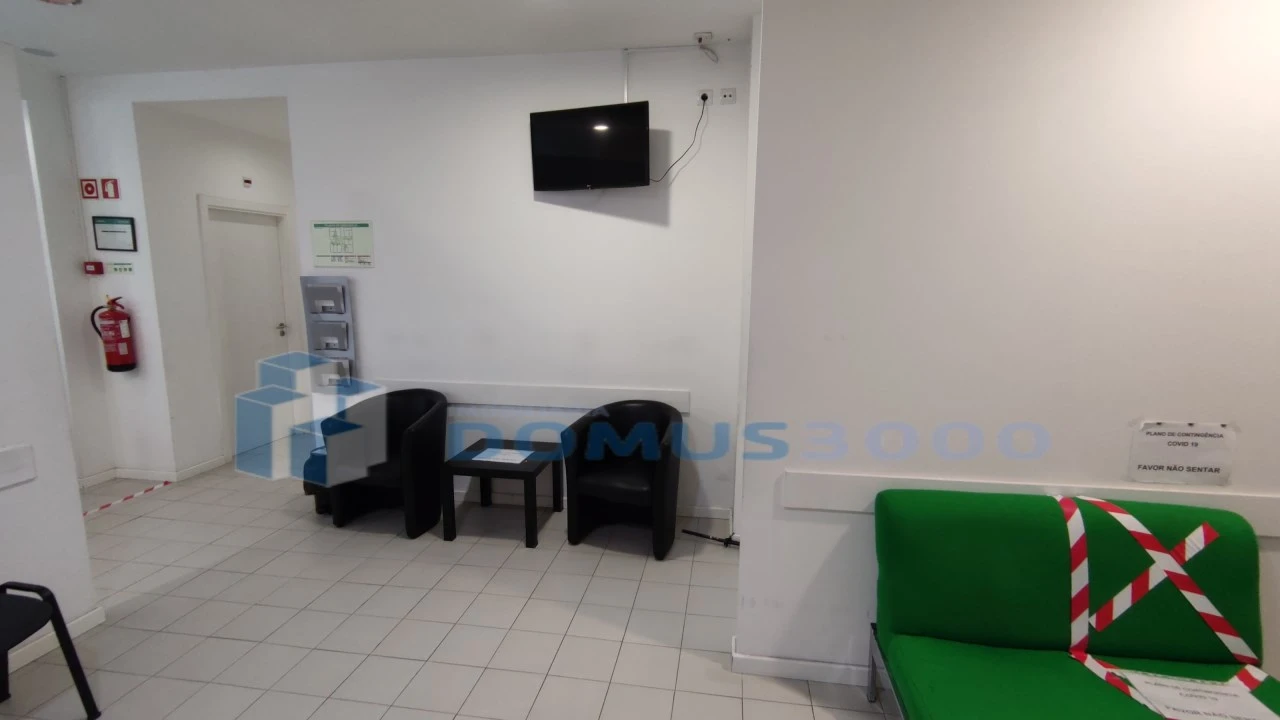 Loja para Arrendamento em Nossa Senhora da Conceição, São Pedro e São Dinis Foto 4