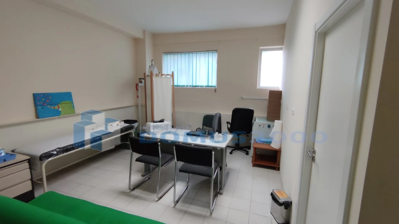 Loja para Arrendamento em Nossa Senhora da Conceição, São Pedro e São Dinis Foto 8