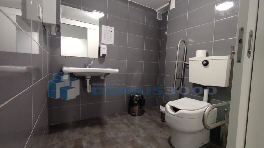 Loja para Arrendamento em Nossa Senhora da Conceição, São Pedro e São Dinis Foto 9