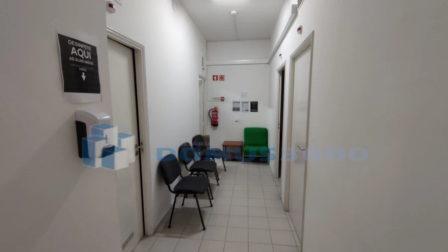 Loja para Arrendamento em Nossa Senhora da Conceição, São Pedro e São Dinis Foto 10