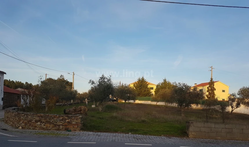 Terreno para Venda em Benquerenças Foto 12