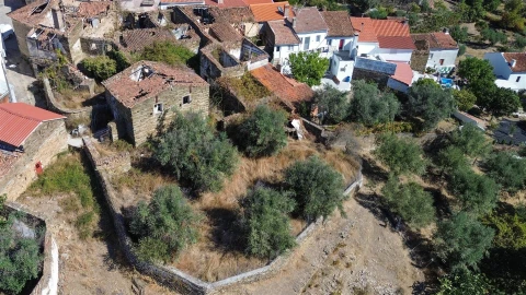 Moradia T0 para Venda em Cebolais de Cima e Retaxo