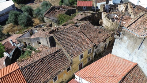 Moradia T0 para Venda em Cebolais de Cima e Retaxo