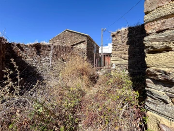 Moradia T0 para Venda em Cebolais de Cima e Retaxo