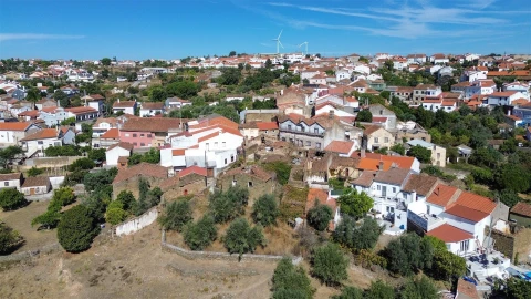Moradia T0 para Venda em Cebolais de Cima e Retaxo