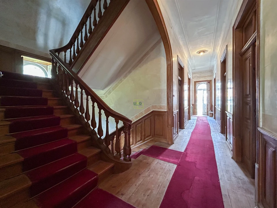 Moradia T9 para Venda em Tortosendo Foto 111